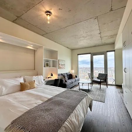 Luxury East Side Studio Apt Near Brady St With Balcony